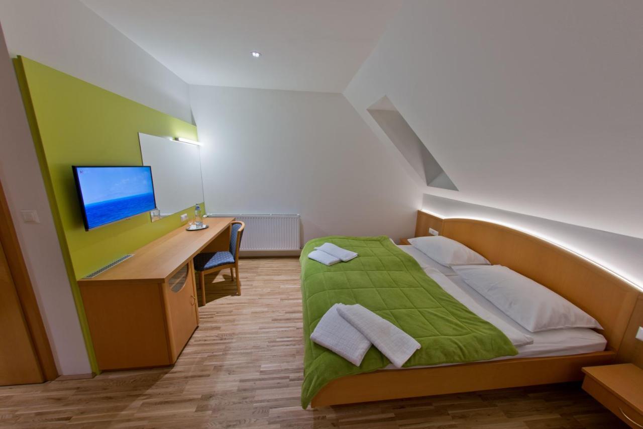 Hotel Restaurant Meyer Kalsdorf bei Graz Dış mekan fotoğraf